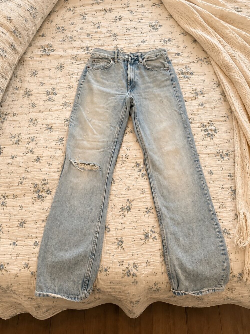 ZARA JEANS LIGHT DENIM US 2 STRAIGHT CUT HIGH WAIST